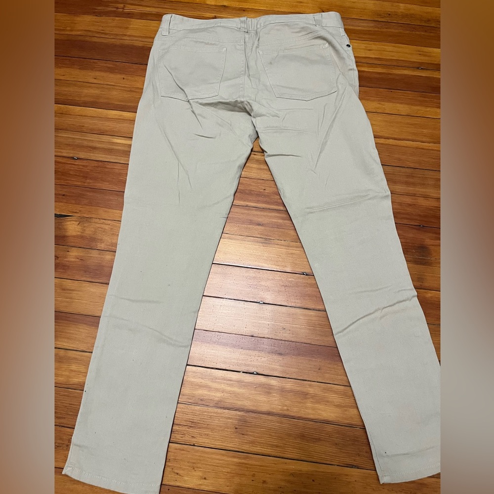 khakis / chino pants